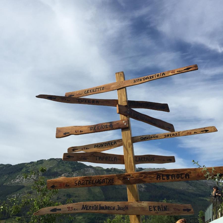 Abaraxka Hostel Disfruta La Via Verde Del Urola Hasta La Playa - Naturaleza Montanas Y Riqueza Cultural Azcoitia Exteriör bild